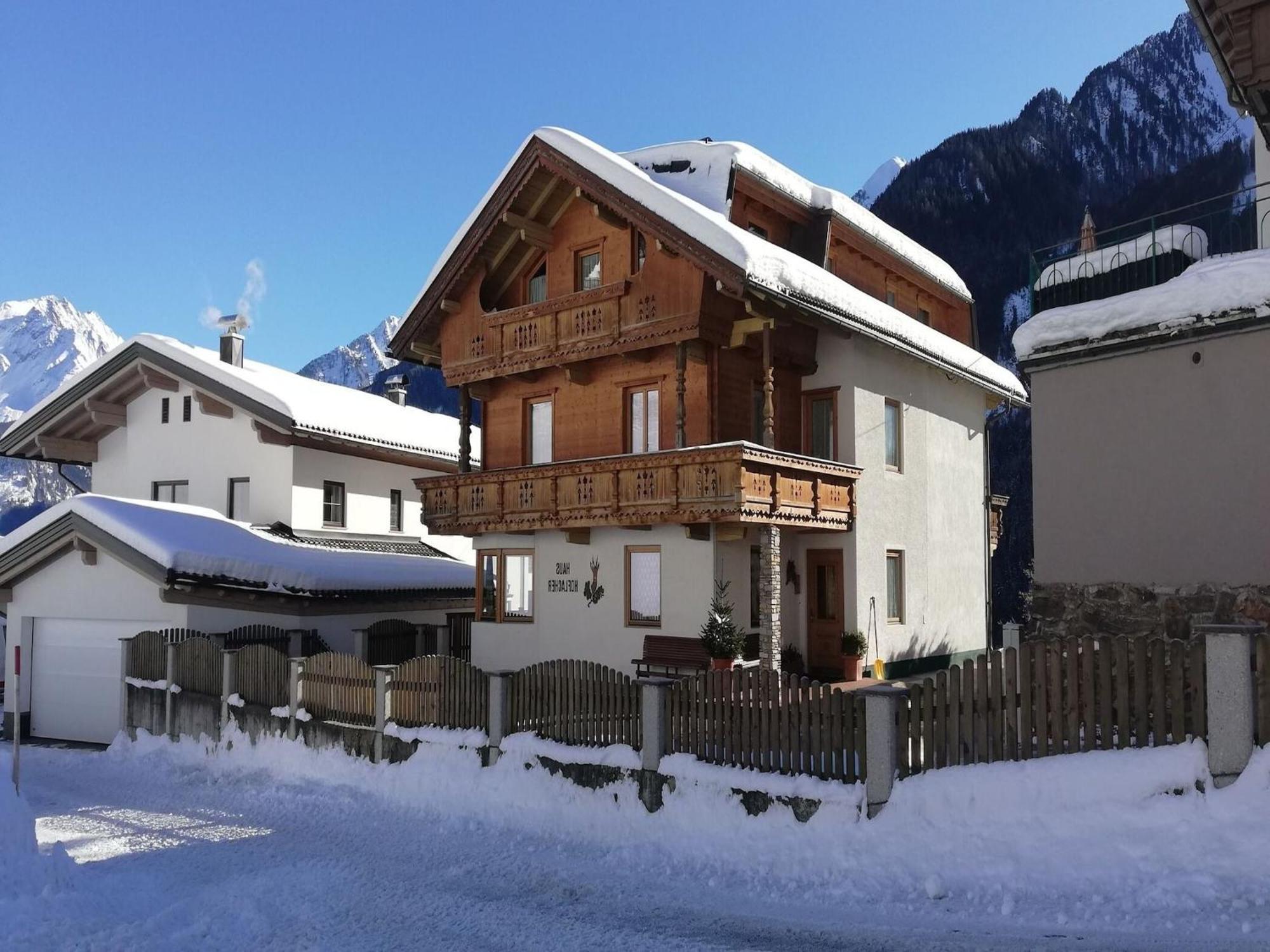 Apartment In Mayrhofen In The Mountains ภายนอก รูปภาพ